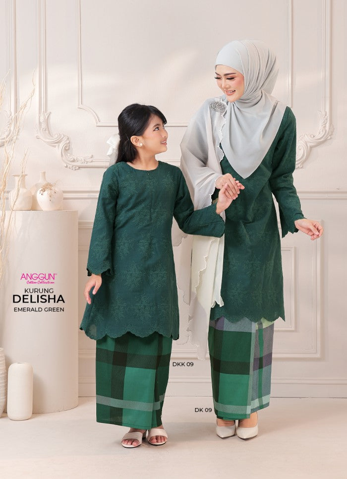 Delisha Kurung - Emerald