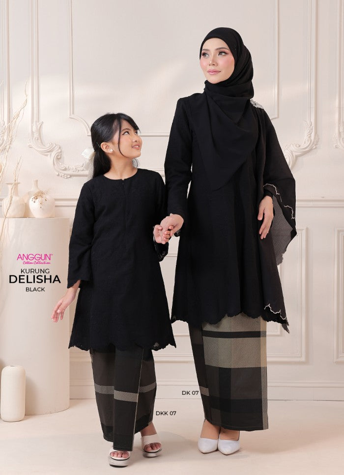 Delisha Kurung - Black