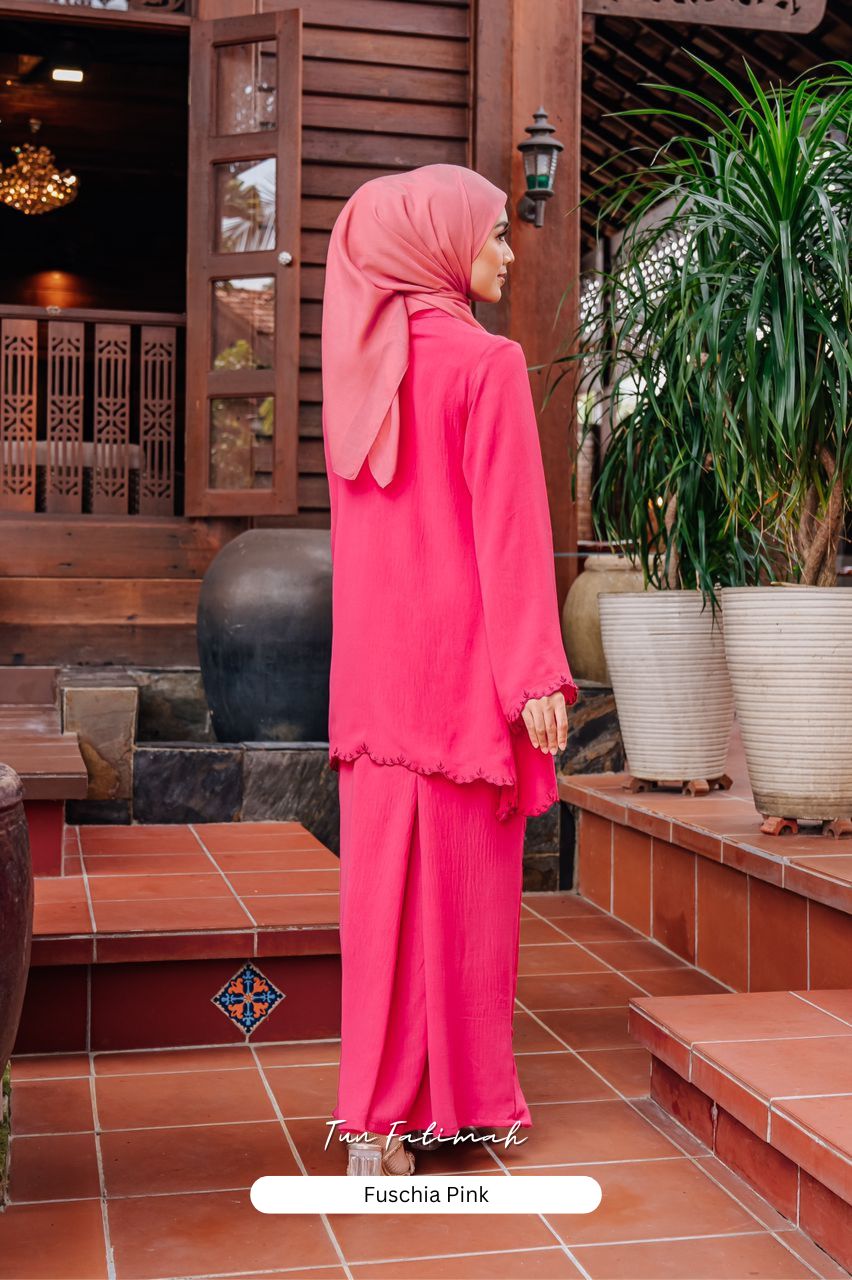 Tun Fatimah - Fuschia Pink