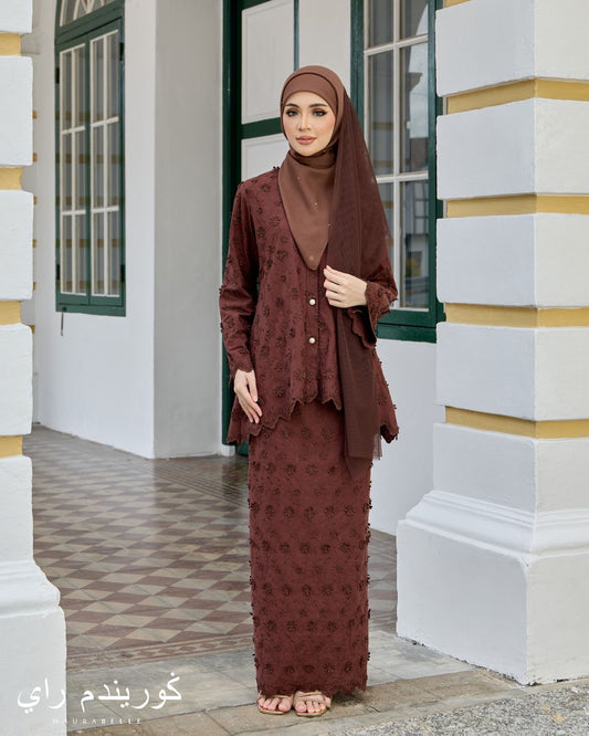 Mekar Kurung - Rich Brown